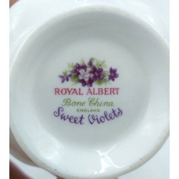 Royal Albert Tea Cup and Saucer -Sweet Violets Pattern- Bone China- England - Picture 6 of 9